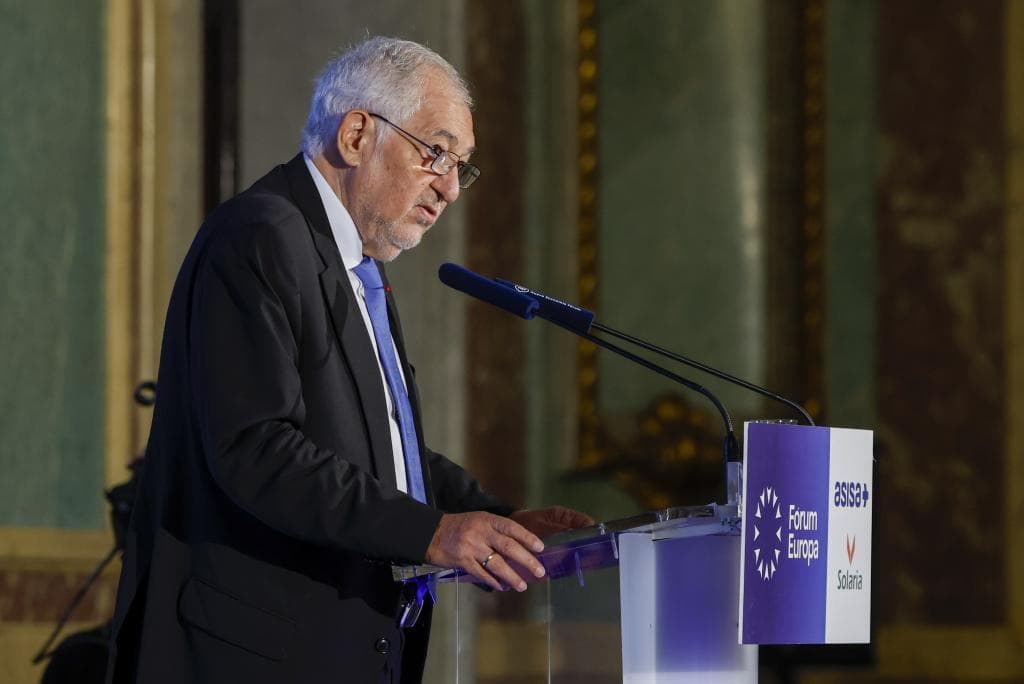 Conde-Pumpido se aviene a "dulcificar" sus críticas al Supremo en la amnistía a los líderes del 'procés'