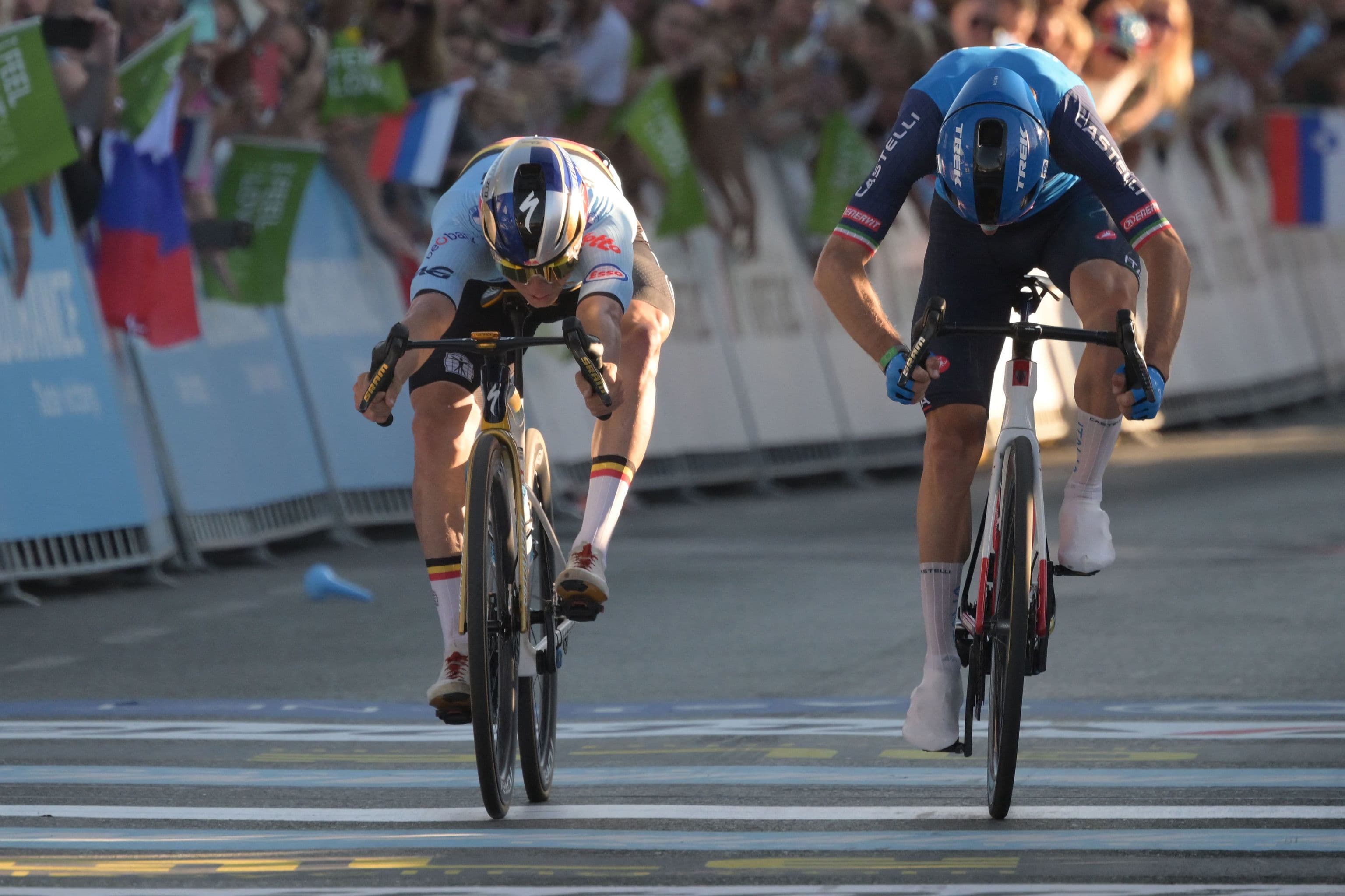 Evenepoel, tras recurrir a la 'foto finish', gana el oro del Europeo en ruta a Ciccone y cierra el círculo mágico de la conquista de todos los títulos