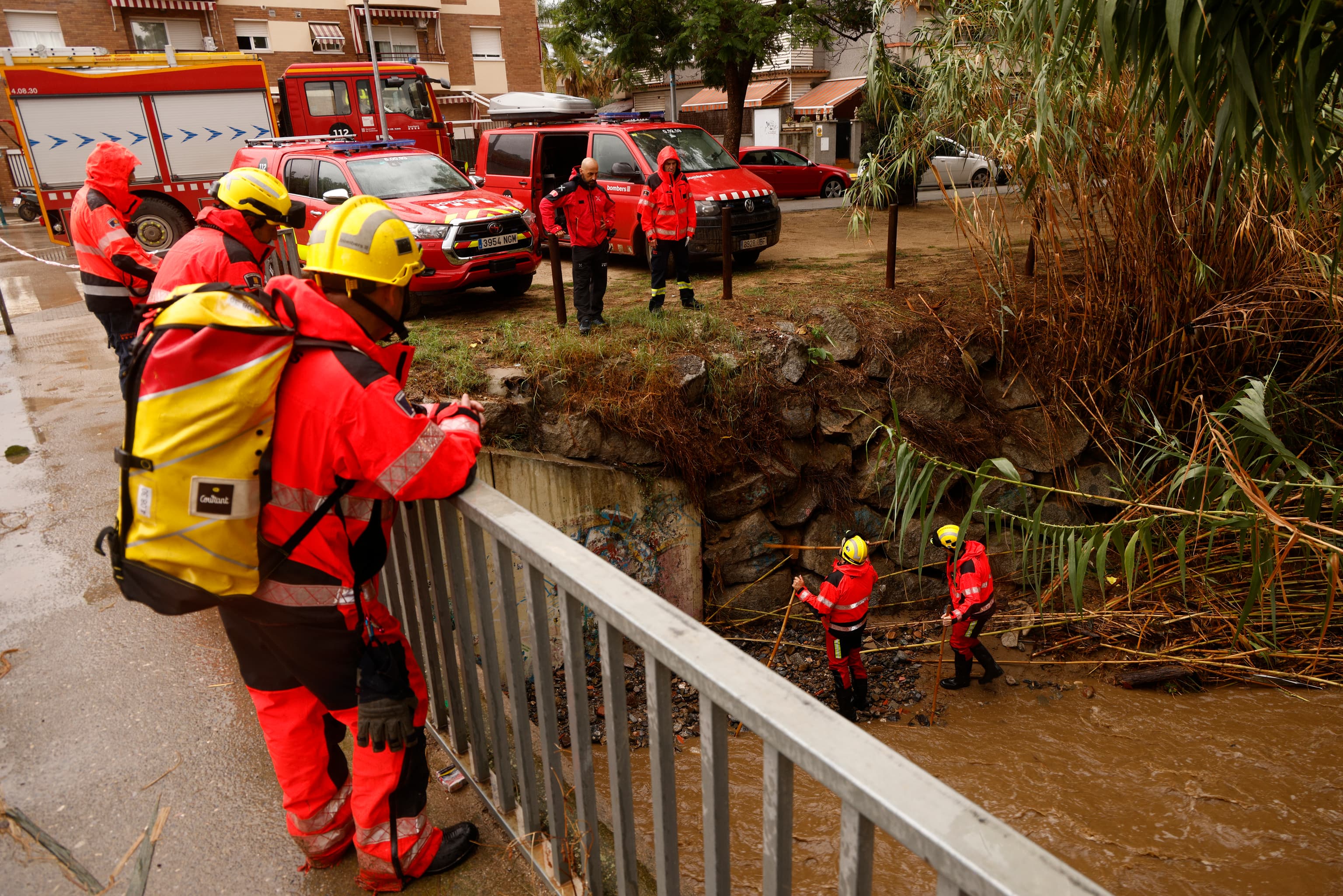 Un temporal insólito barre Cataluña, deja dos muertos, lluvias históricas y graves destrozos: "A las 5 de la mañana la calle bajaba como si fuese un auténtico río"