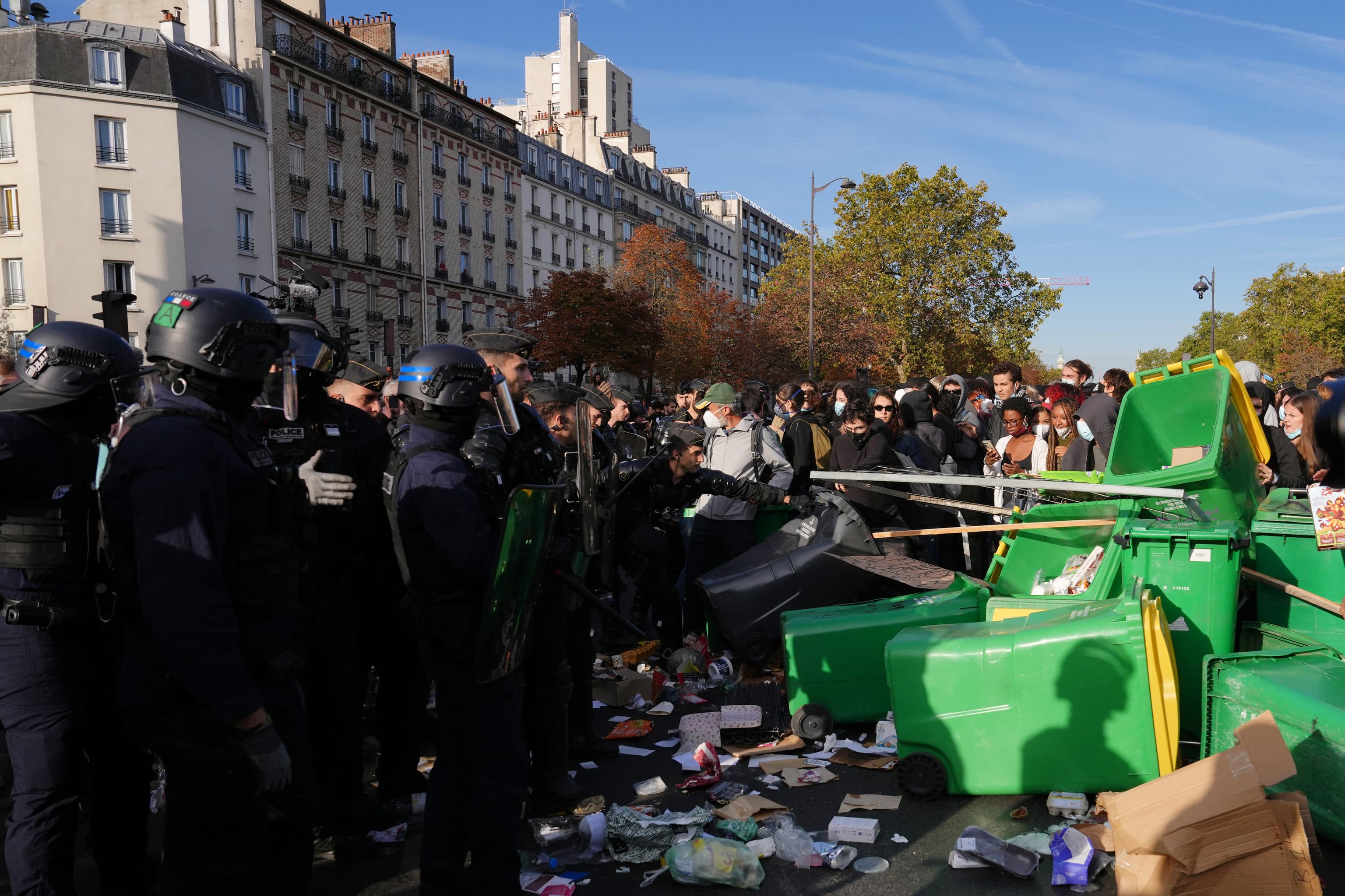 Decenas de miles de franceses se manifiestan en apoyo a los estudiantes: "La represión no parará nuestra revuelta"
