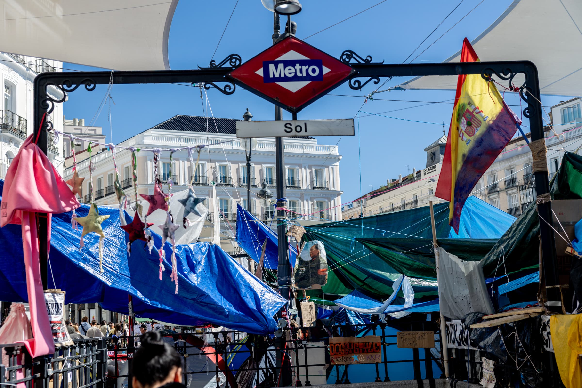 Del mando del Sindicato de Inquilinas a la ausencia de liderazgo: la acampada de Sol se convierte en un escaparate de causas sociales con 2.000 tiendas de campaña