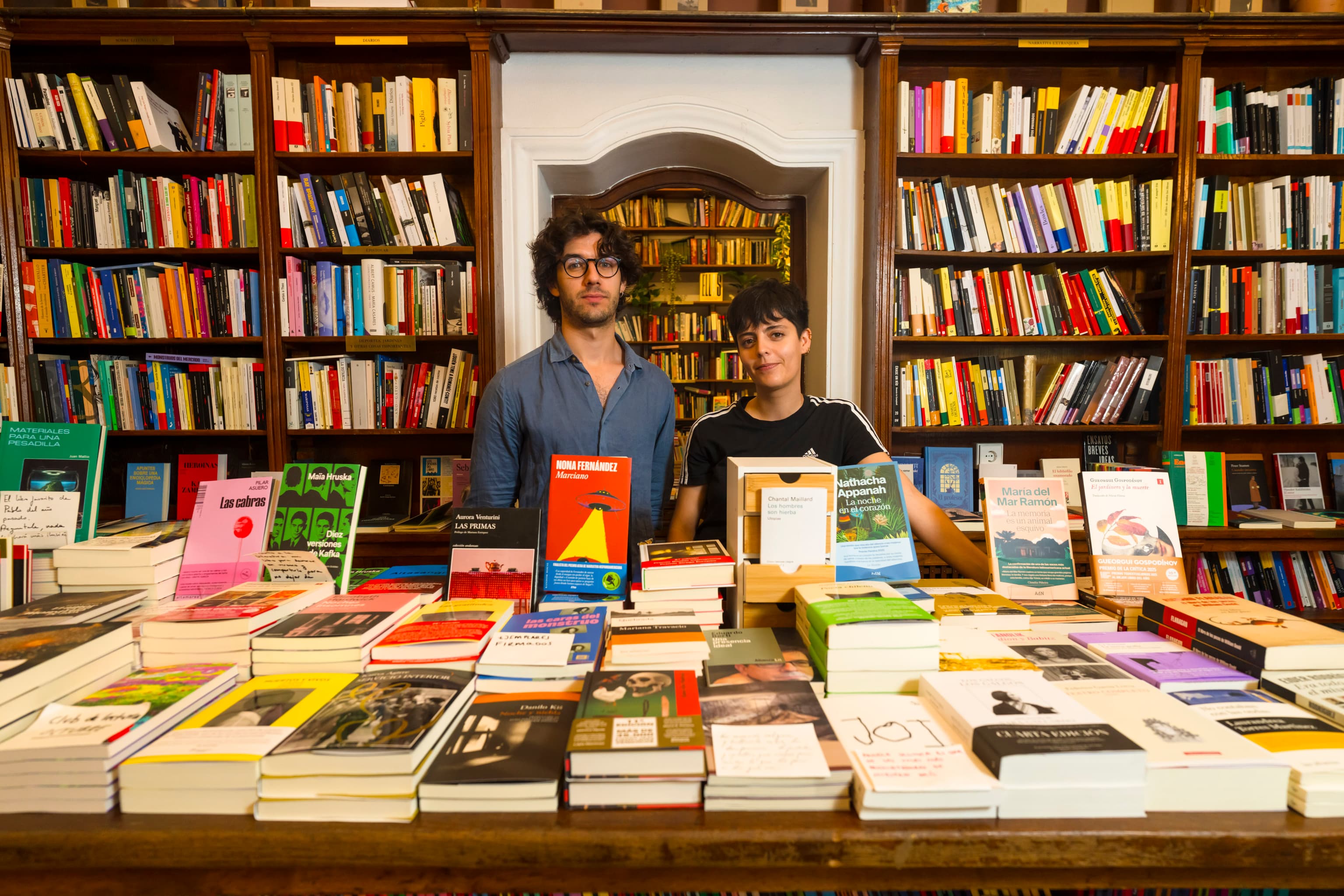 Pérgamo, 80 años de libros al traste por la presión inmobiliaria: "No debería ser tan imposible sacar adelante una librería normal y corriente"