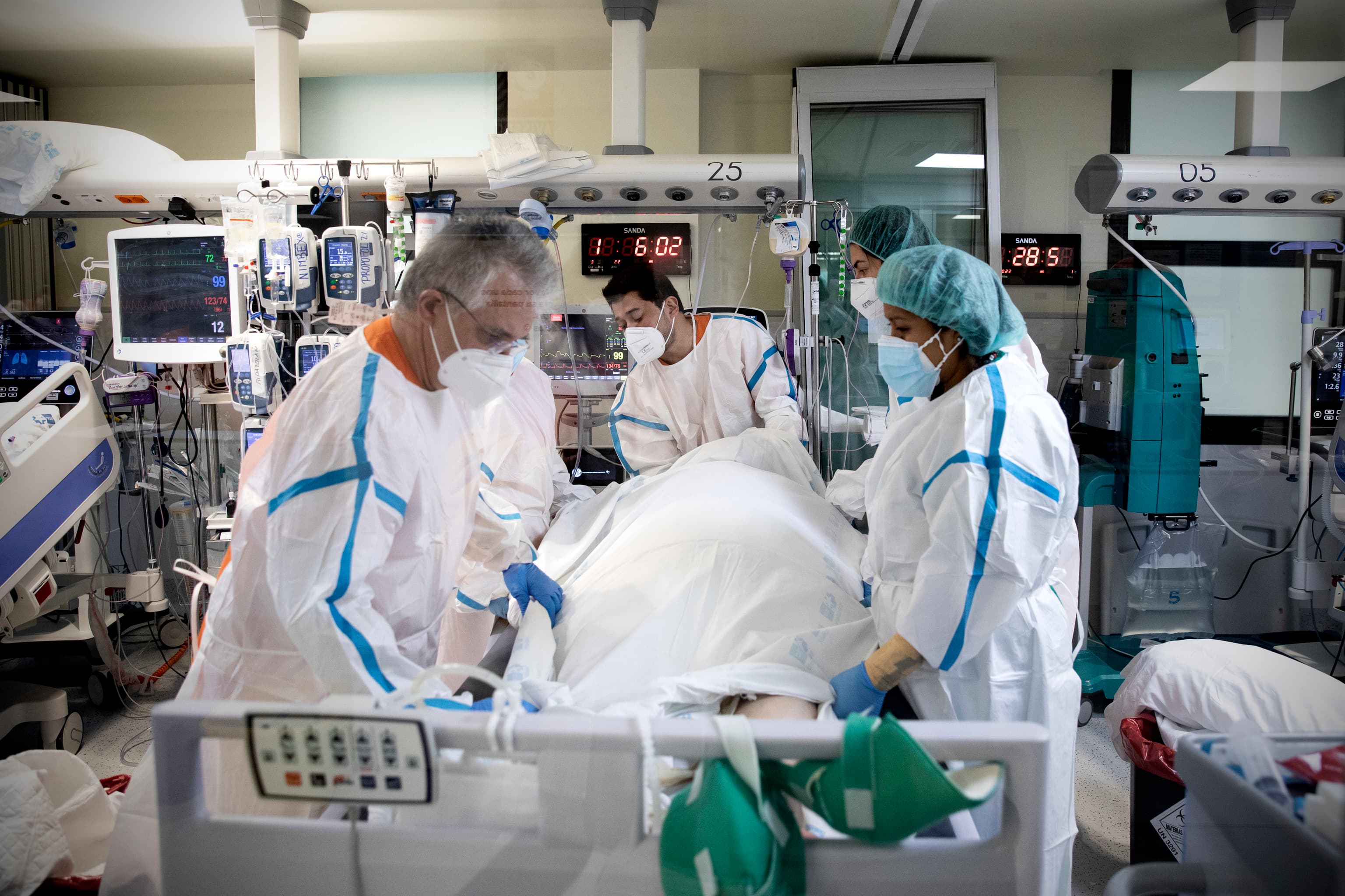 La letal firma que el Covid dejó en los pulmones de los fallecidos: un estudio mapea la destrucción que provoca en el tejido e identifica posibles nuevas dianas de tratamiento