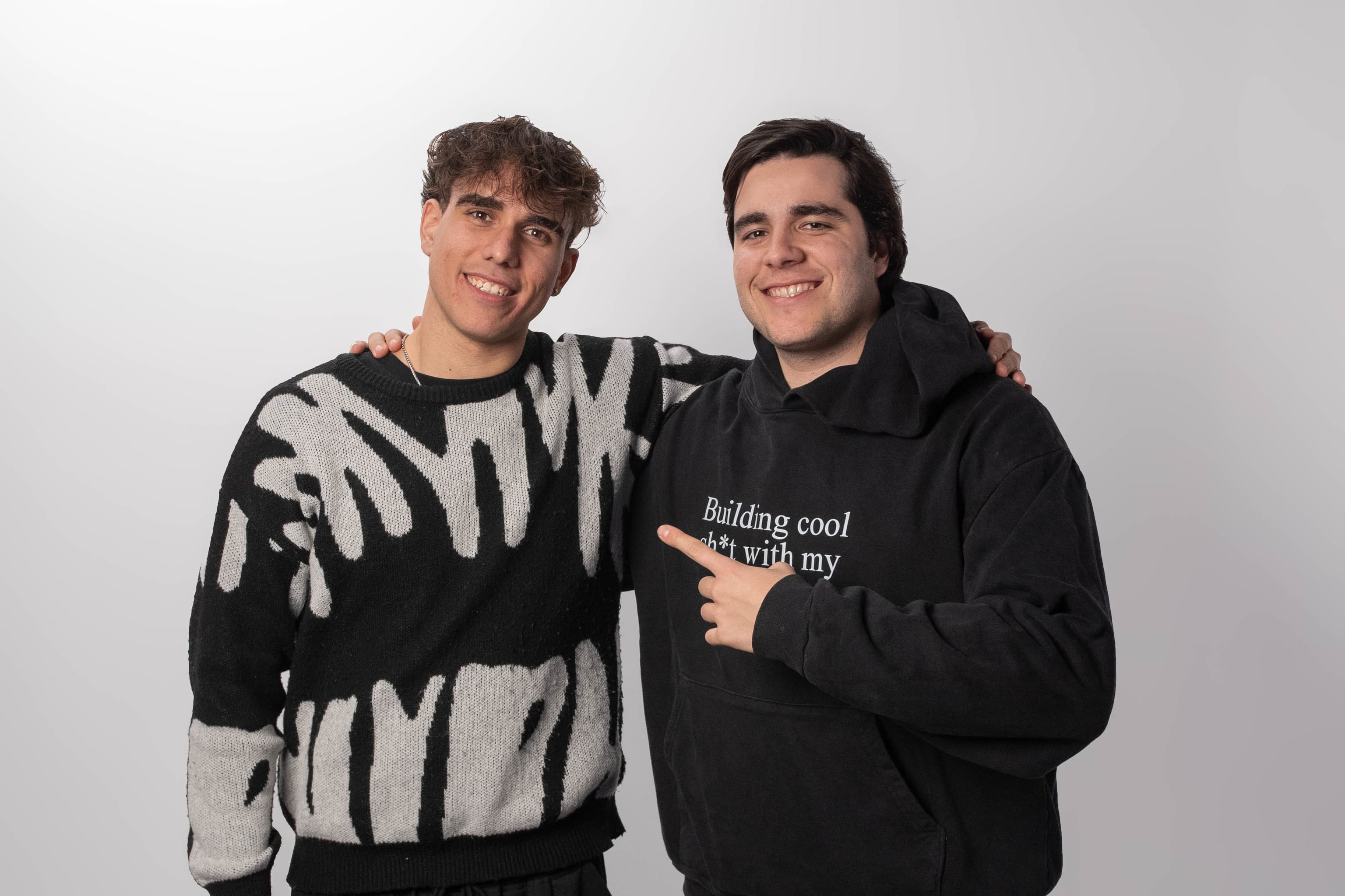 'Amancio', la agencia de IA con la que dos emprendedores españoles se juegan 100.000 dólares en Nueva York: "Si no lo conseguimos, nos toca dejar de emprender"