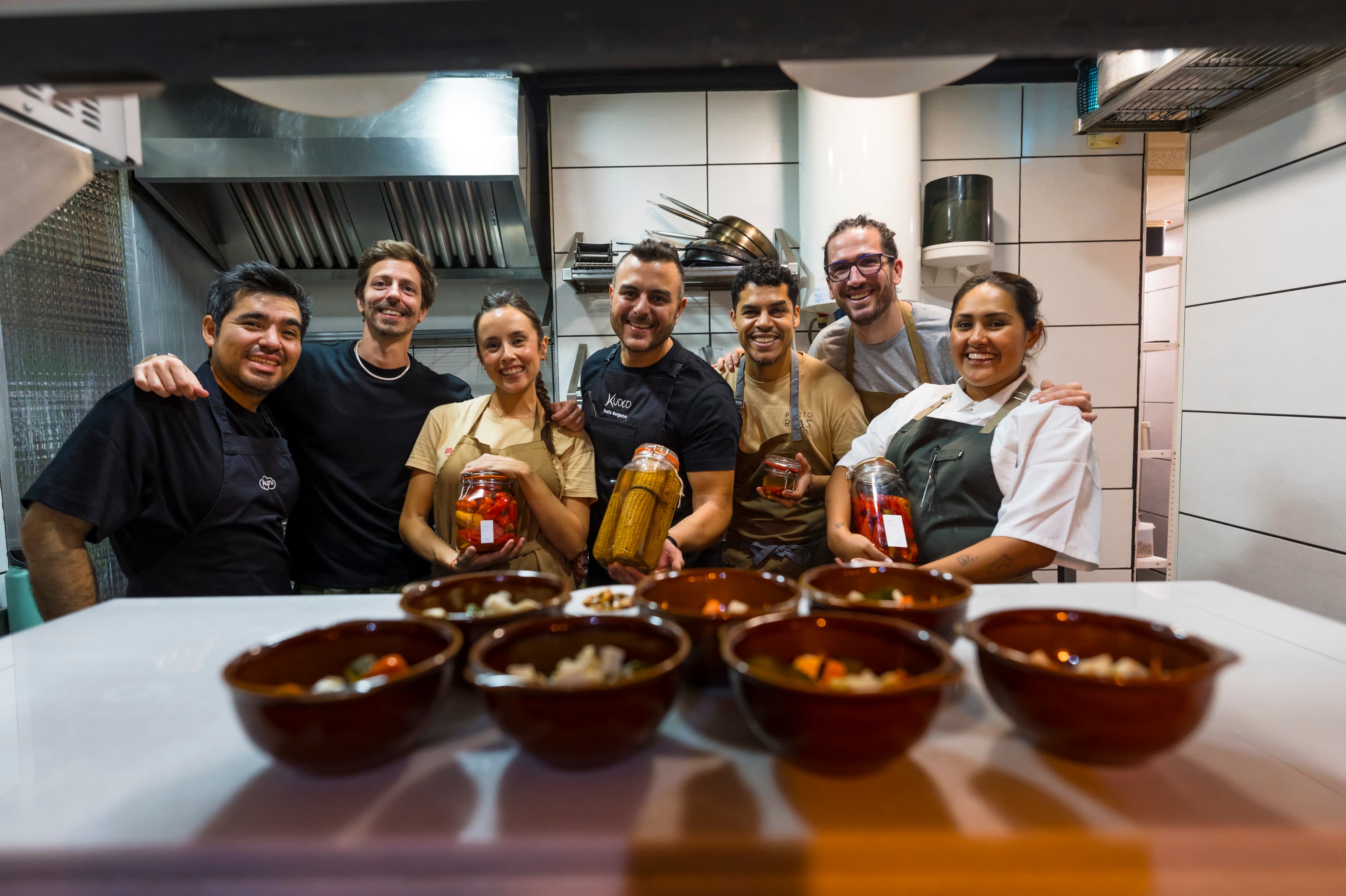 Pacto de 'causas', pacto de amigos: cuatro cenas únicas con grandes chefs de la cocina mestiza en Madrid