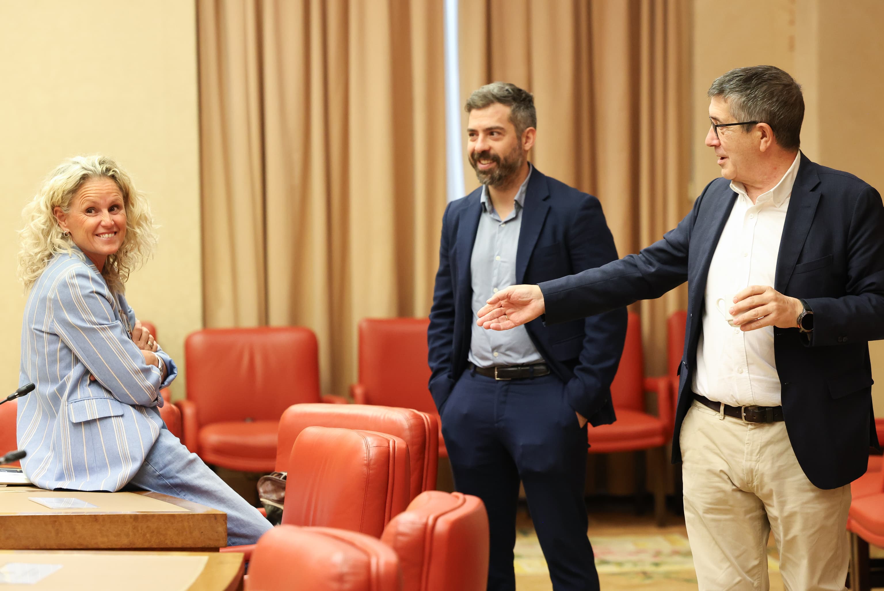 La caída de Montse Mínguez por los "30 pisos" obliga al PSOE a redefinirse en el Comité Federal del 29-N