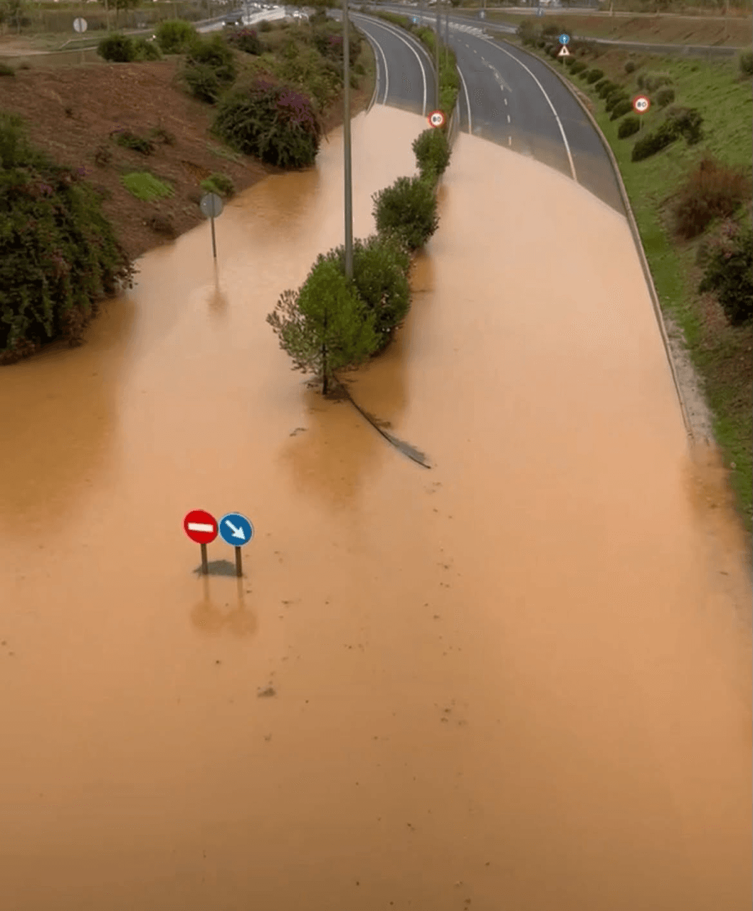Suspenden las clases en Mallorca, Ibiza y Formentera durante el lunes por el temporal 'Adam'