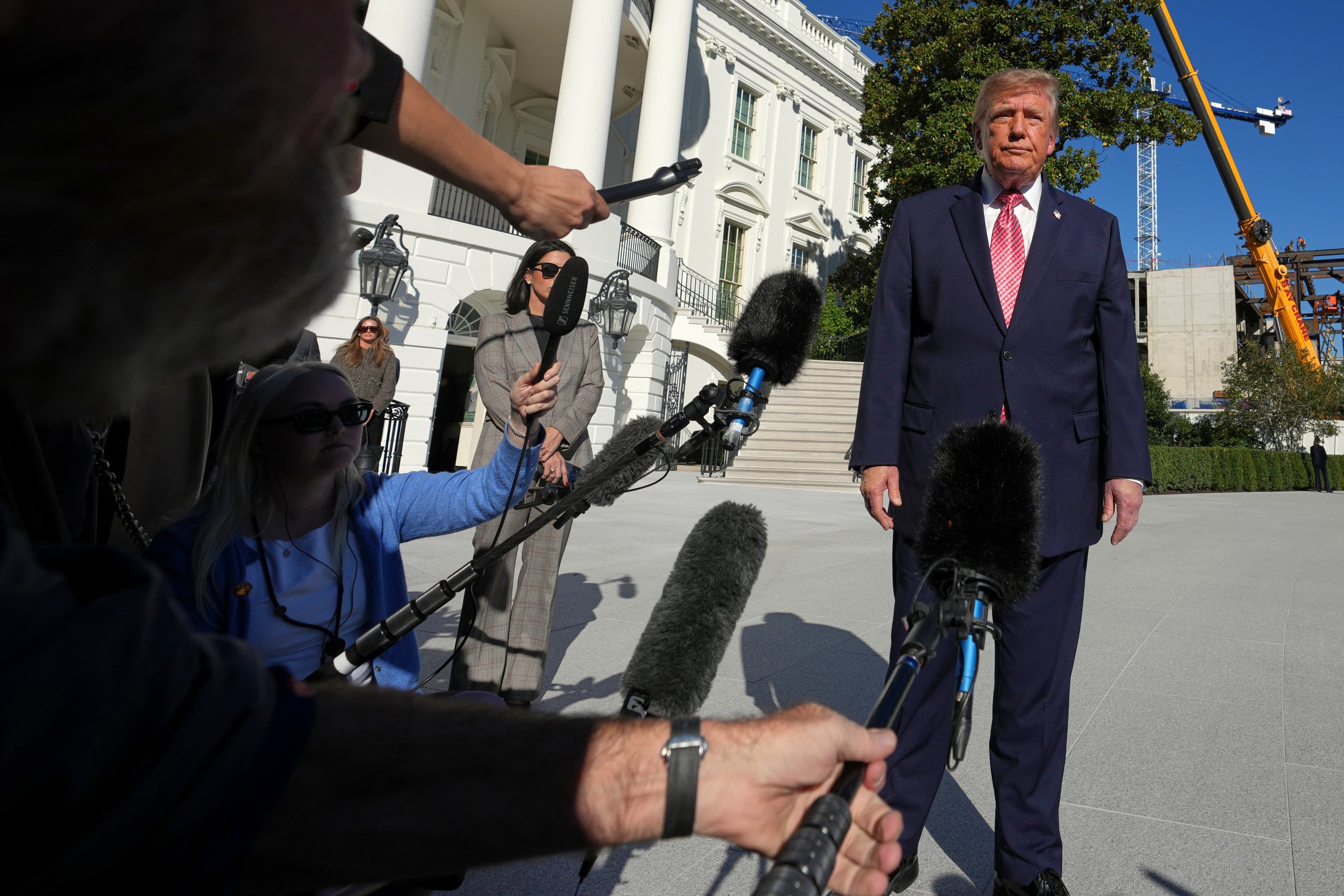 Trump se muestra dispuesto a reunirse con Putin y Xi para poner fin a la guerra de Ucrania y cuestiona a Zelenski como negociador
