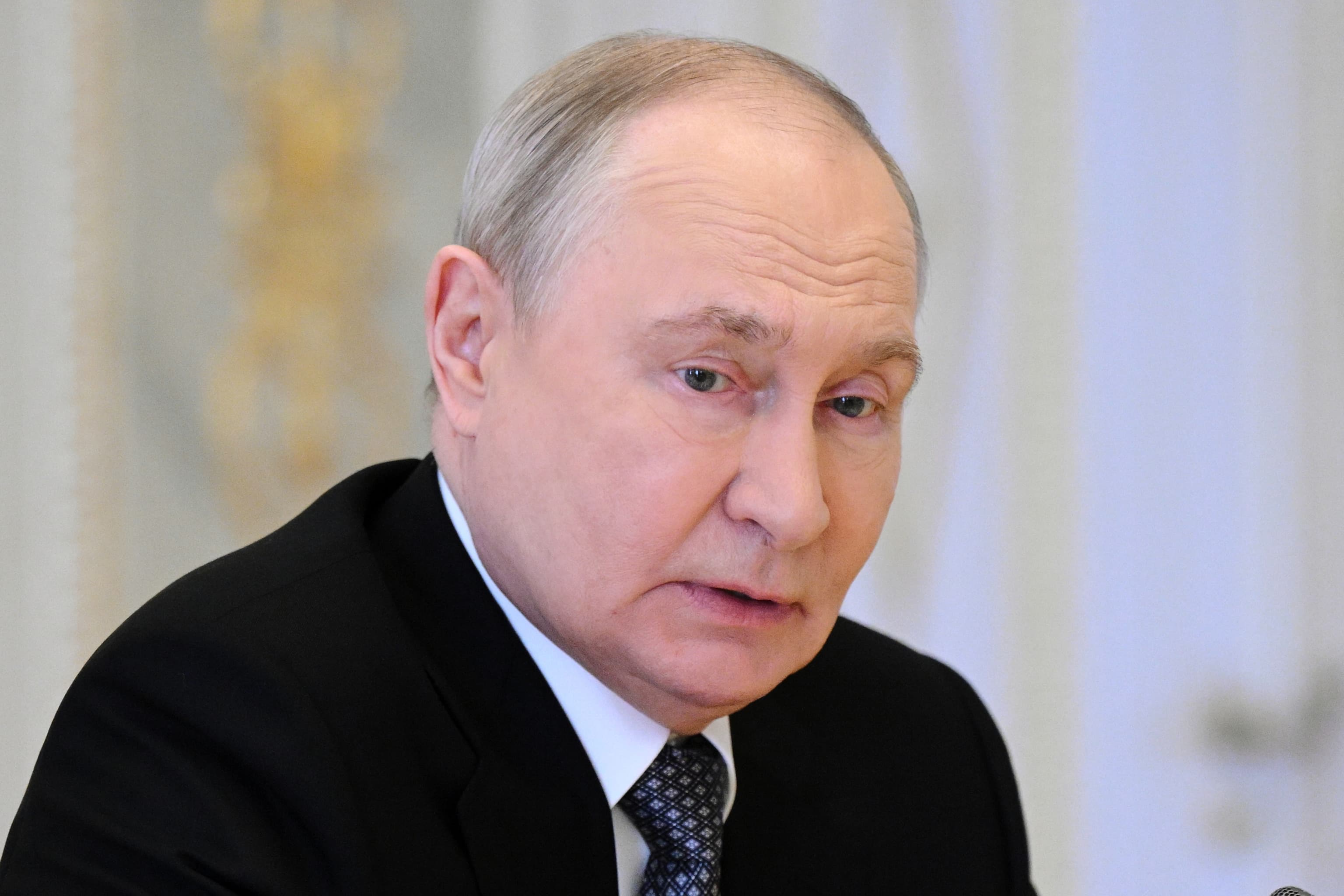 Putin, dispuesto a una nueva ronda de conversaciones entre Rusia, Estados Unidos y Ucrania, mientras Zelenski se abre a una tregua que "congele" las líneas del frente