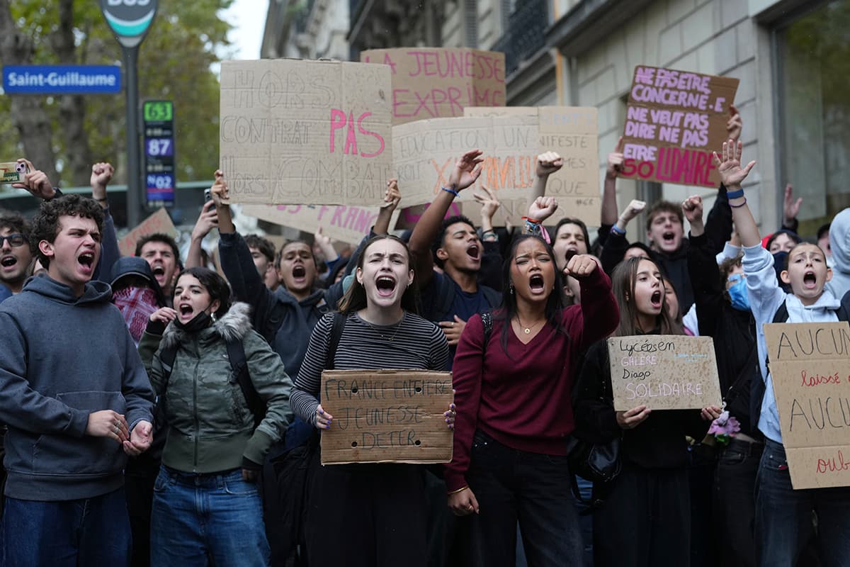 Dentro de la rebelión zeta que sacude el planeta: "Es una crisis de vida, a los jóvenes nos han robado el mundo"