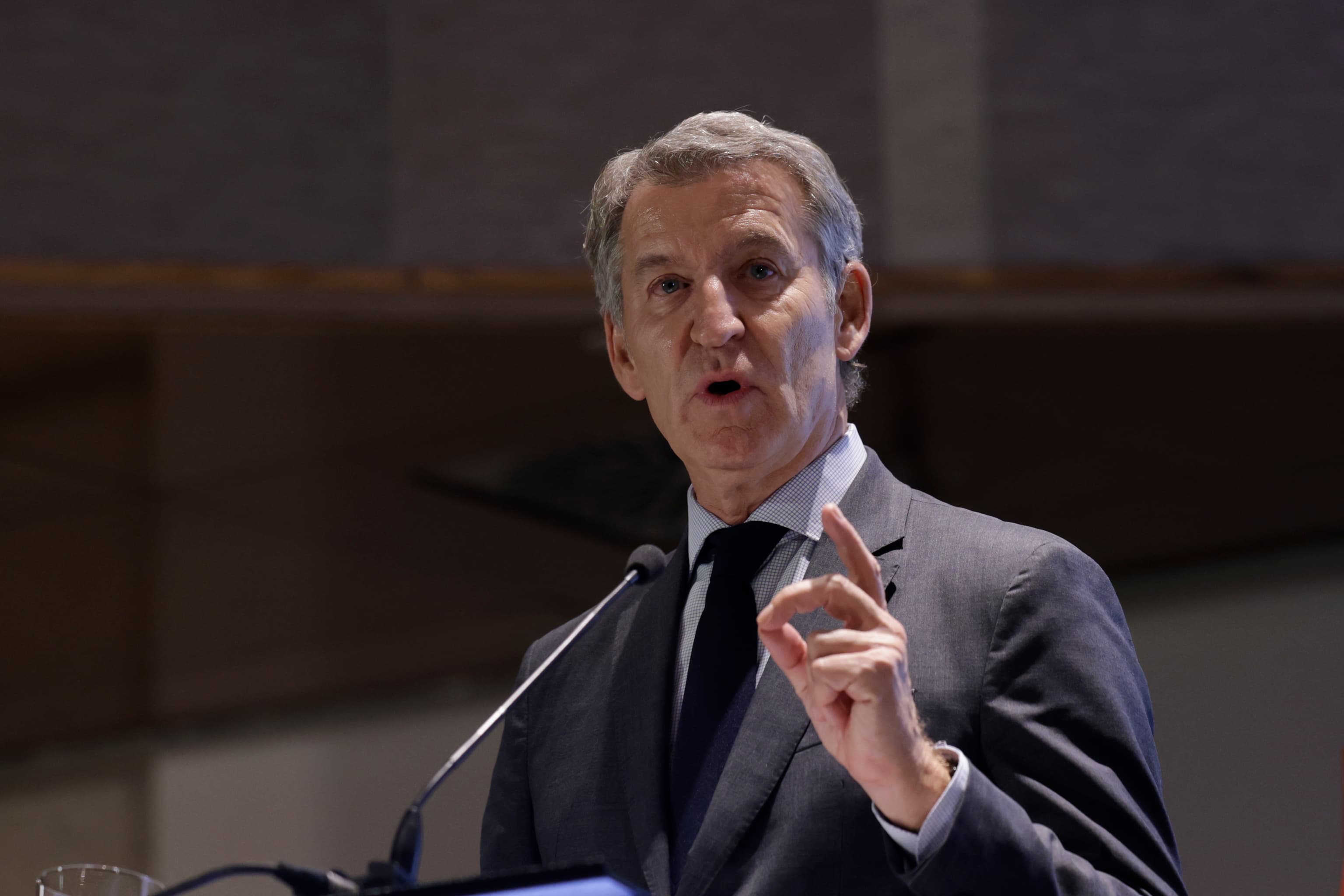 Feijóo establece como "primer objetivo que Sánchez se vaya del Gobierno" aunque el PSOE ganase el 29-N y recuerda: "No hay ninguna información que diga que el PP no sigue siendo la primera fuerza"