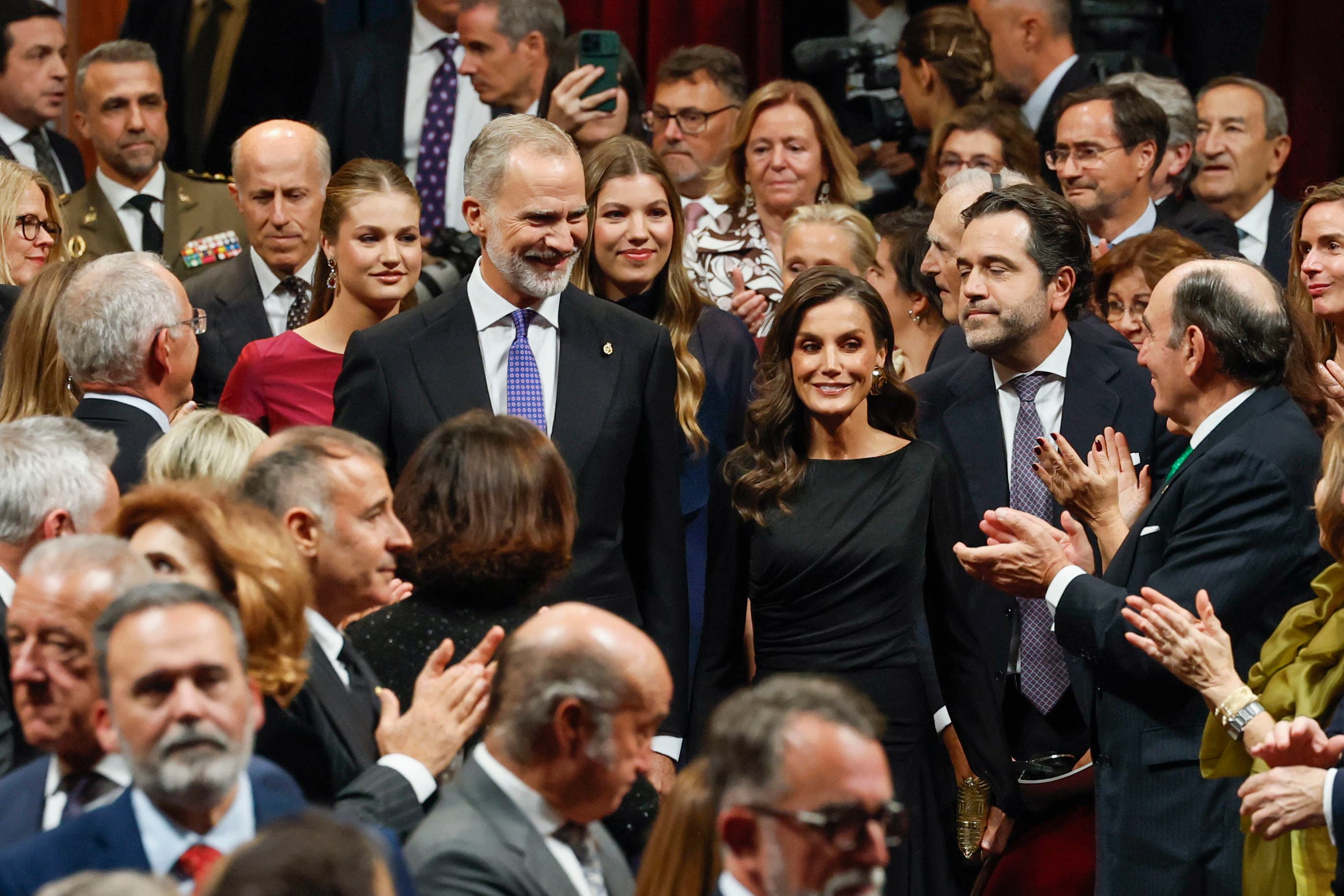 Felipe VI recuerda el voto como una "altísima responsabilidad", y subraya: "La democracia requiere un compromiso diario"