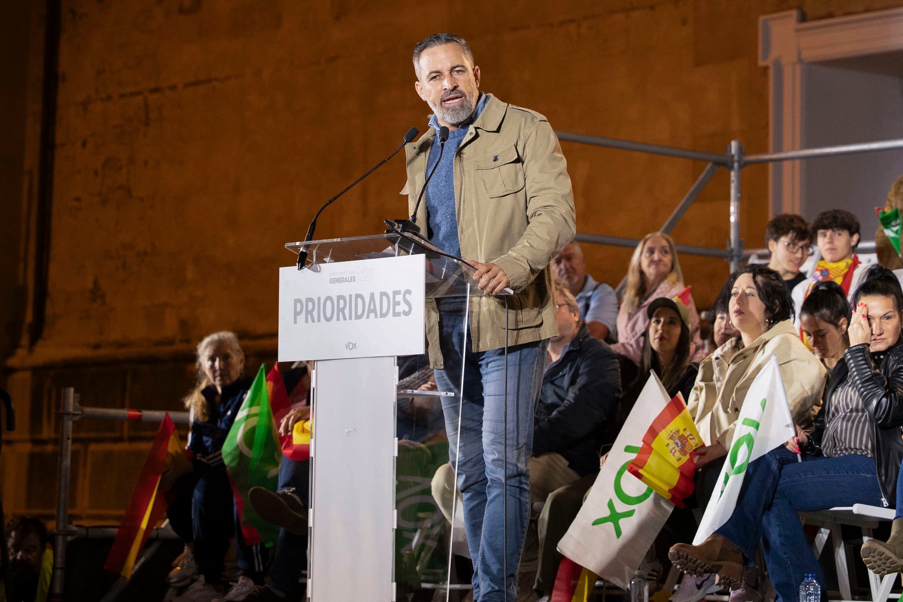 "Estar dispuesta a un proceso de repatriación, deportaciones y remigración": la condición de Abascal para una "alternativa"