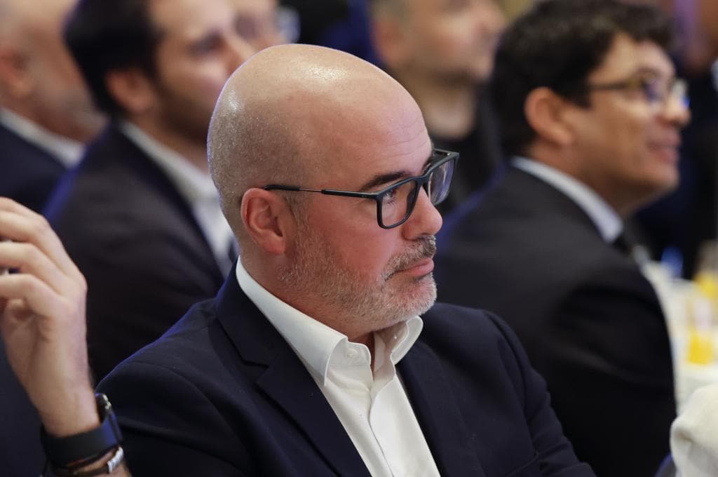 El delegado del Gobierno en Madrid dimite tras la acampada de Sol y no ser incluido en las listas electorales del PSOE: "Nos han puesto palos en las ruedas"