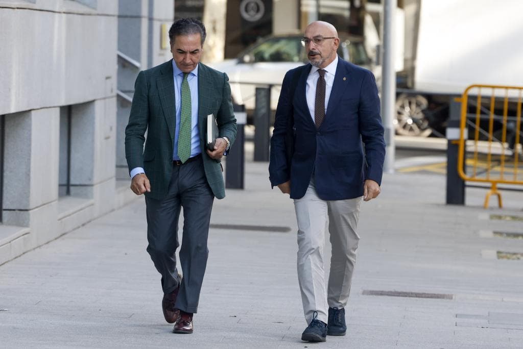 Mandos de la Guardia Civil y la Policía declaran a la juez que vieron "seis barcos militares" marroquíes próximos a Ceuta la noche anterior a la oleada