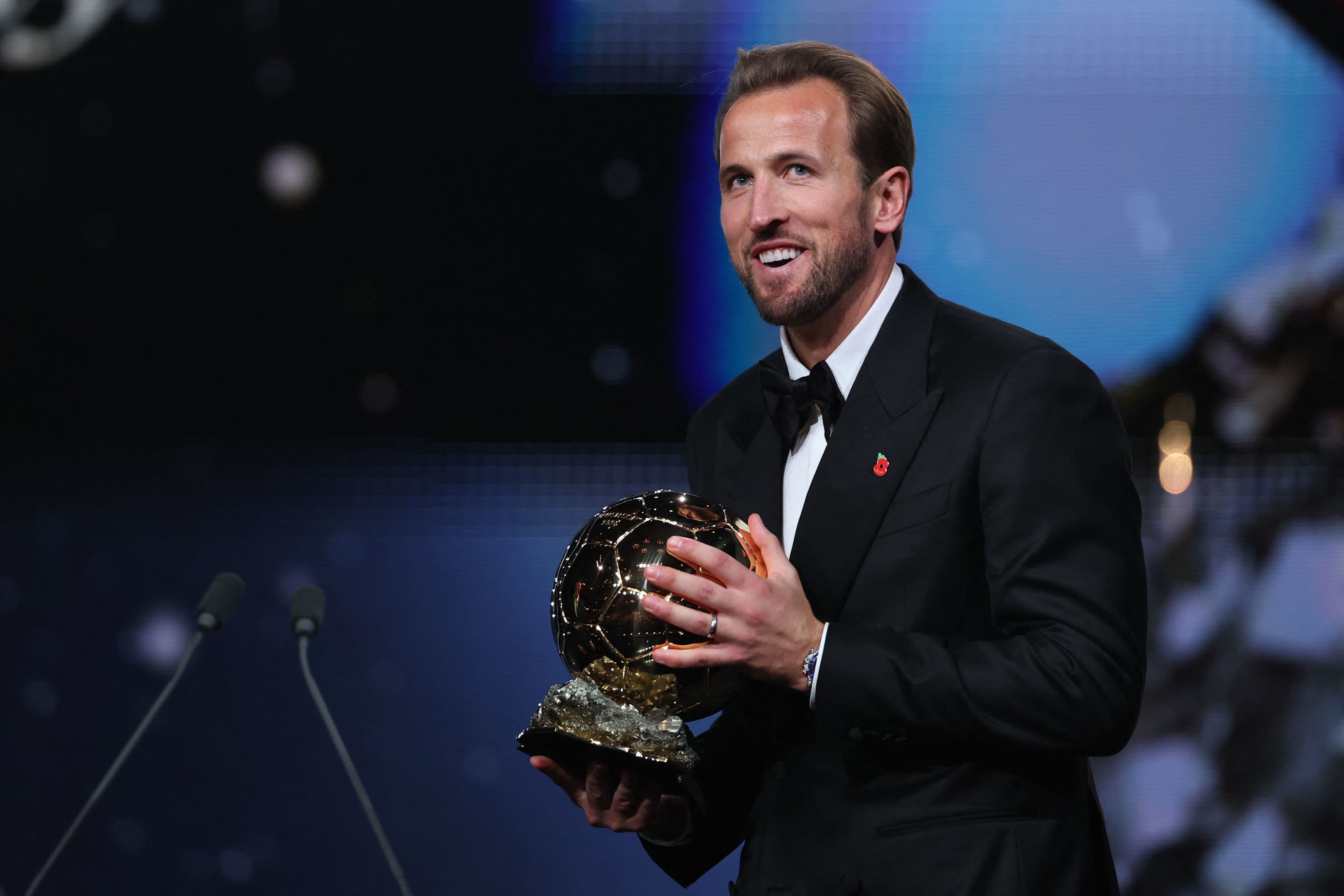 El destino sonríe por fin a Harry Kane, Balón de Oro por delante de Mbappé y Lamine Yamal: "No fui de esos que llegan directamente a la cima"
