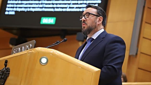 El ex secretario del PSOE de Badajoz se entera por IU de que se cae de la lista al Senado por el pacto con el Frente Amplio: "Cuando el general es débil y sin autoridad..."