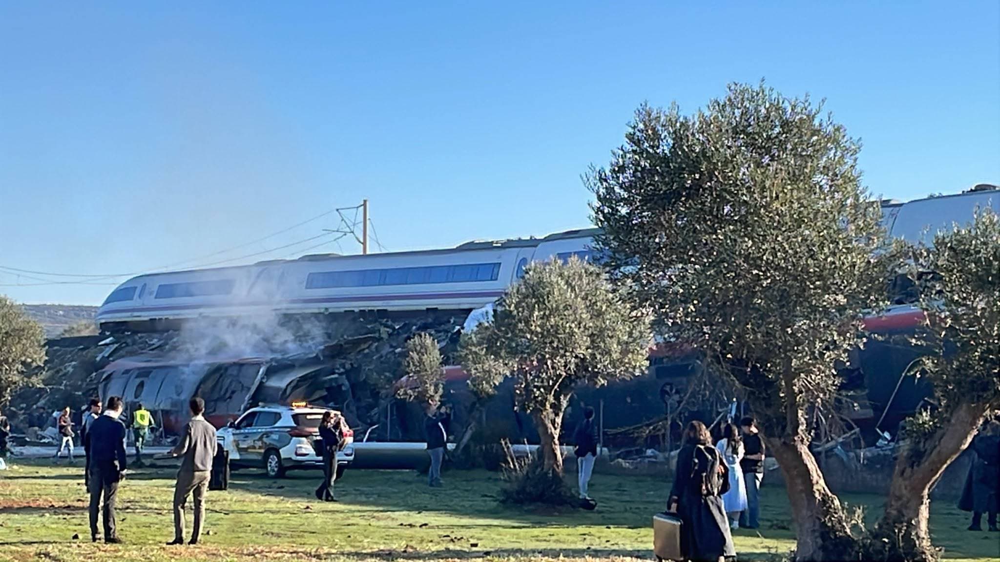 Nueva tragedia en la Alta Velocidad española con al menos 68 muertos: un AVE de Renfe embiste a un Iryo en Urda a más de 100 km por hora