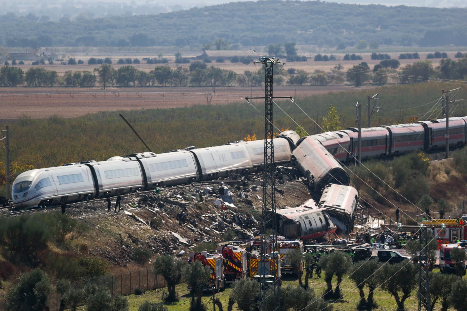 En la zona cero del accidente: "Tuvimos que sacar a mucha gente con costillas rotas, he visto muchas cosas difíciles hoy"