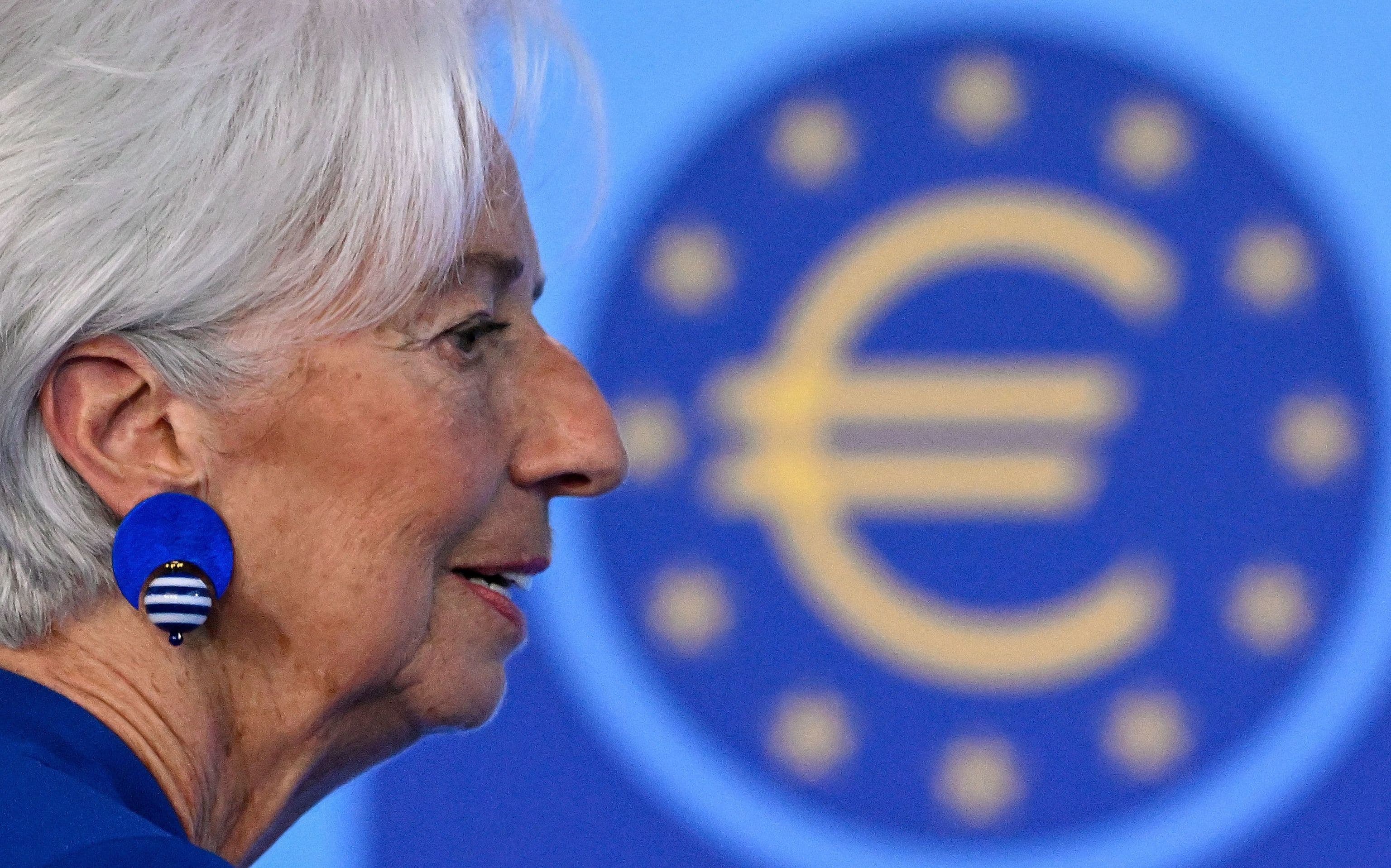 Christine Lagarde abandonará la presidencia del BCE el próximo 7 de febrero y coloca al español Hernández de Cos en la carrera por su sucesión
