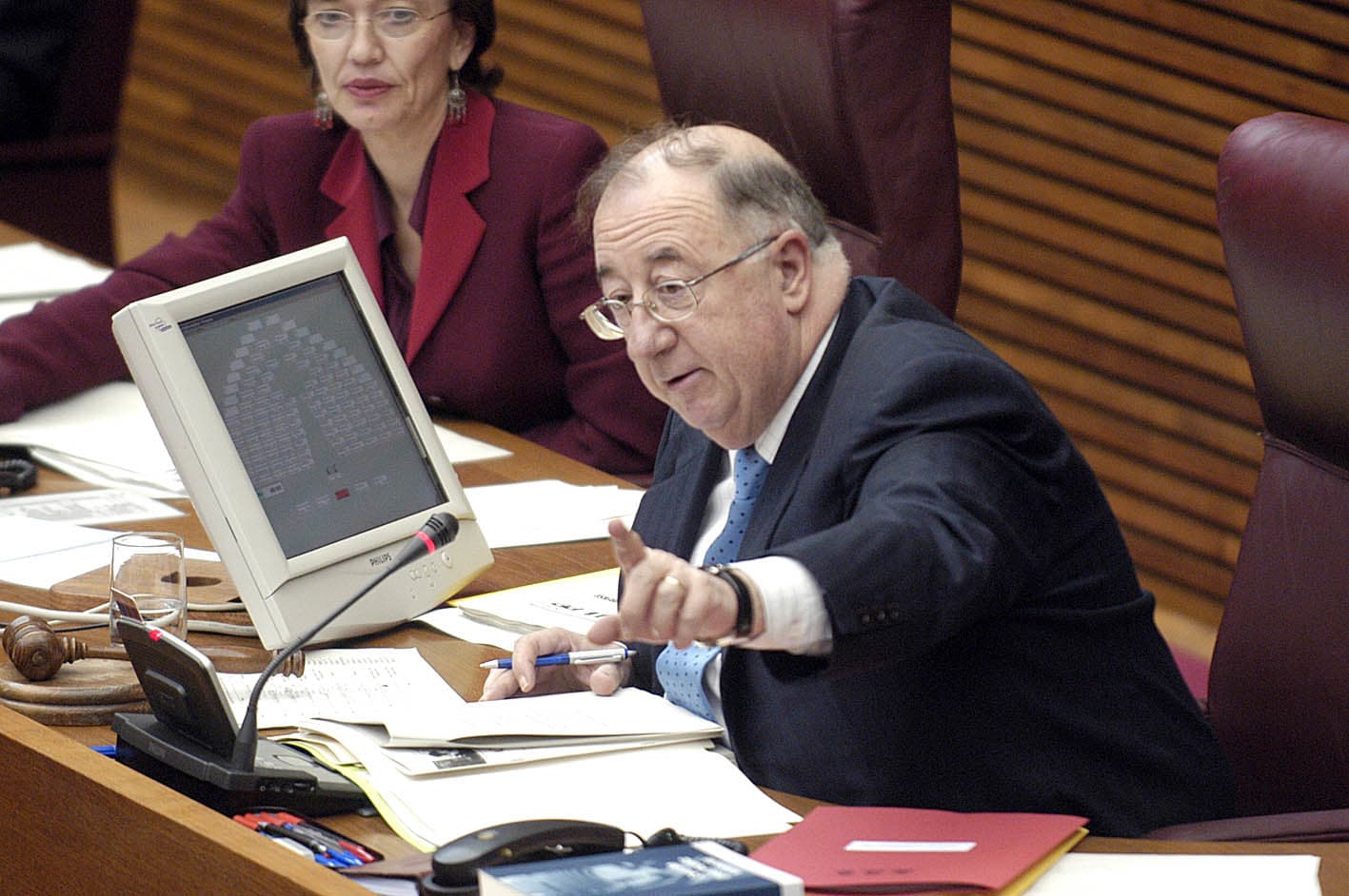 La Audiencia de Alicante condena al ex presidente de las Cortes Julio de España por agredir sexualmente a una paciente